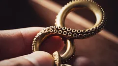 Filipina brides embrace meaningful rings as Sofia Andres sparks vintage style